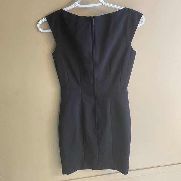 H&M fitted lined sleeveless back zip black dress. Size 2. - Picture 4 of 6